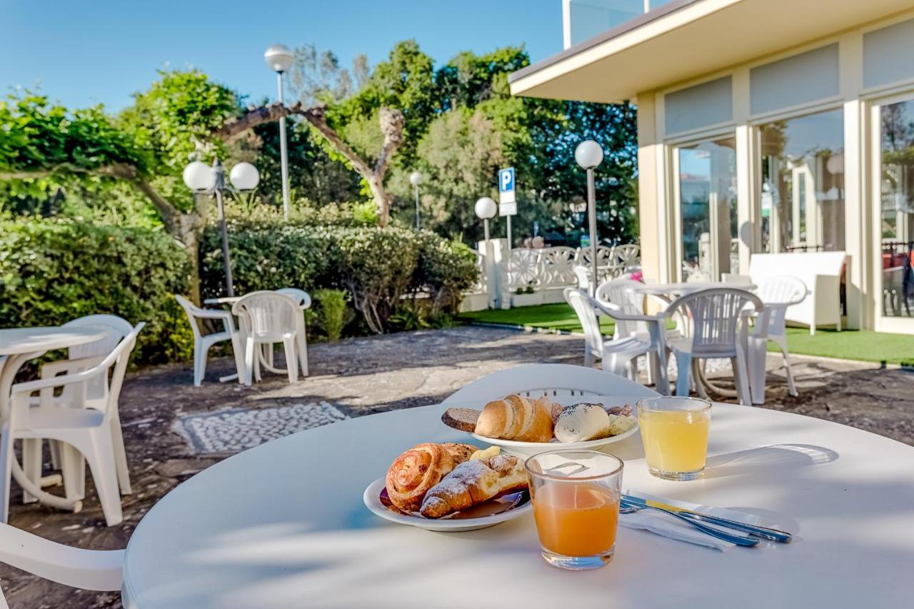 Hotel Buenos Aires Червия Екстериор снимка