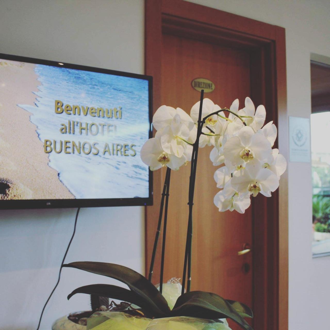 Hotel Buenos Aires Червия Екстериор снимка